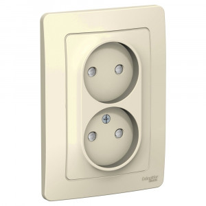 Розетка Schneider Electric BLANCA 2х-мест. со шторками С/У 16А/250В МОЛОЧНЫЙ